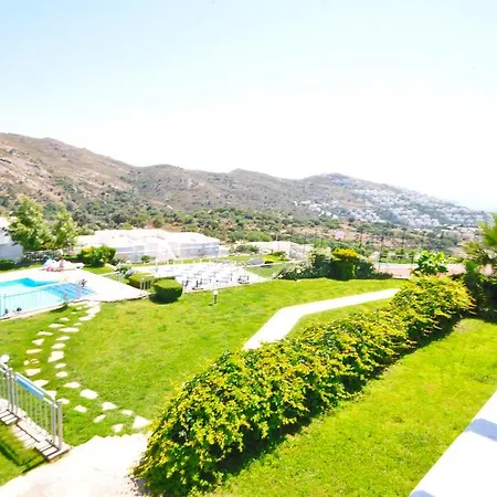 Hill View Gardens يالِكافاك